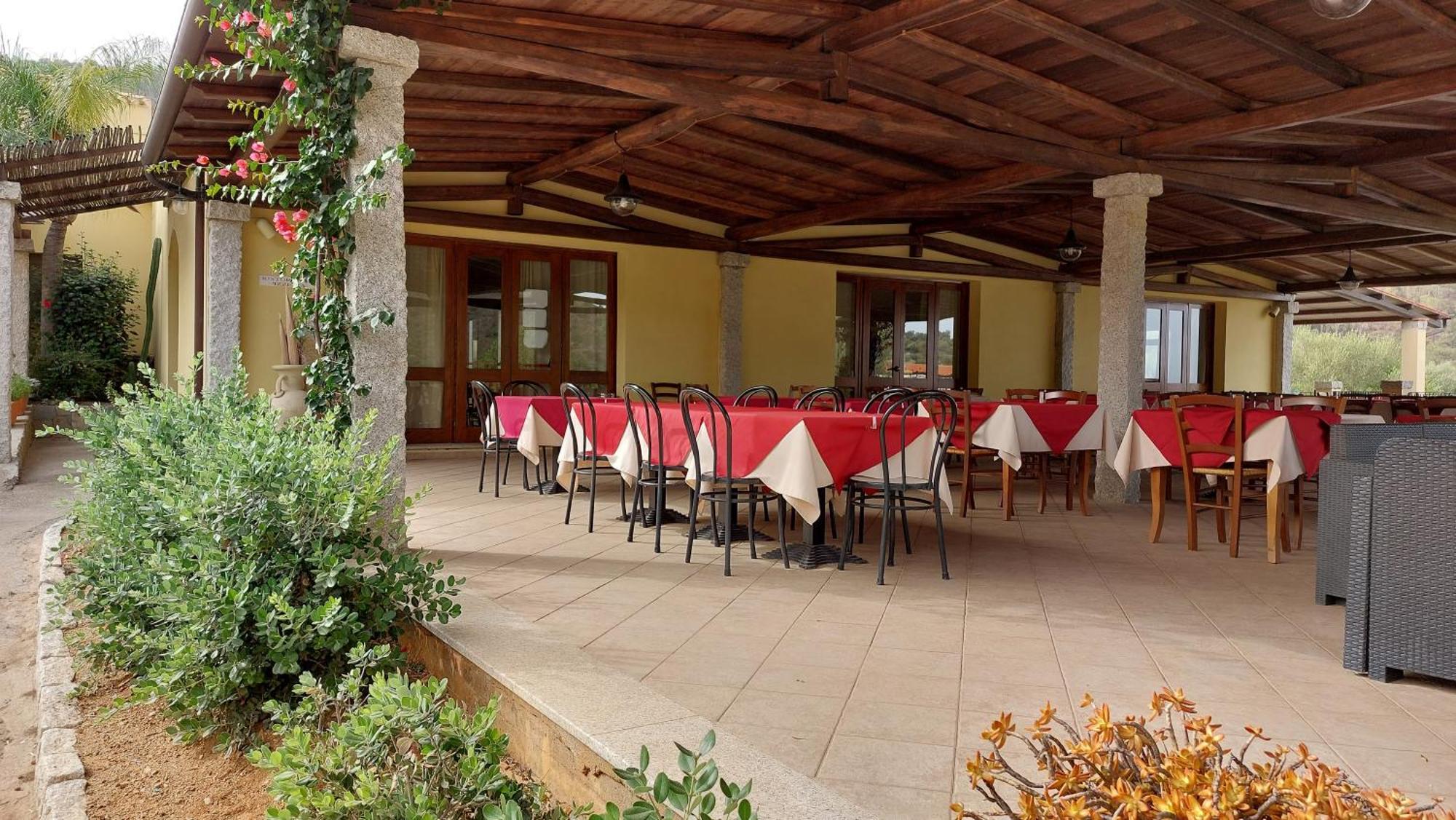 Hotel كارديدو المظهر الخارجي الصورة
