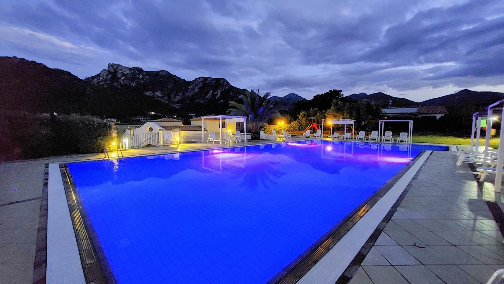 Hotel كارديدو المظهر الخارجي الصورة