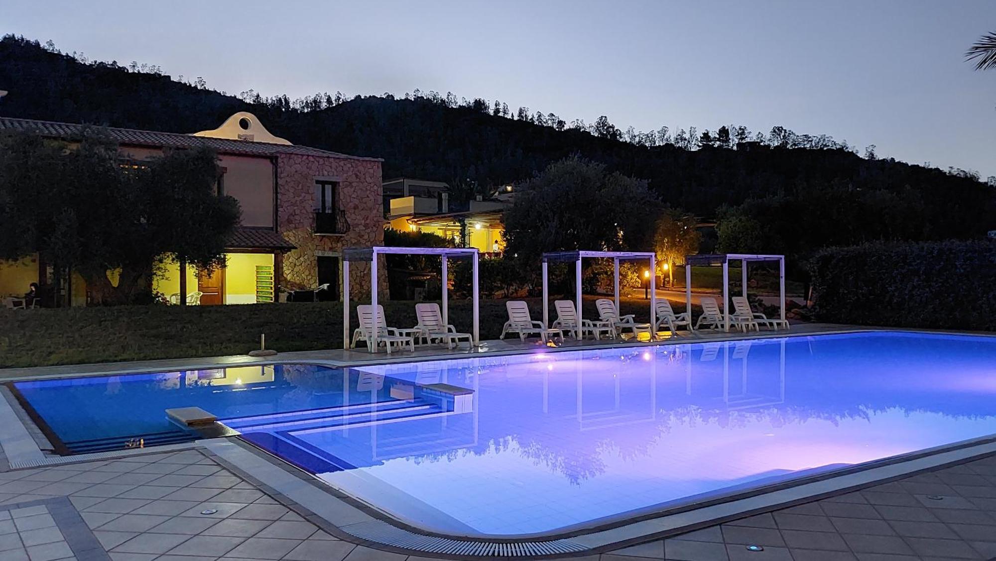 Hotel كارديدو المظهر الخارجي الصورة