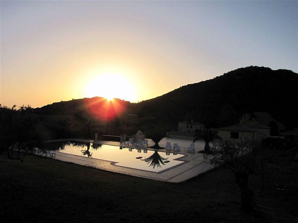 Hotel كارديدو المظهر الخارجي الصورة